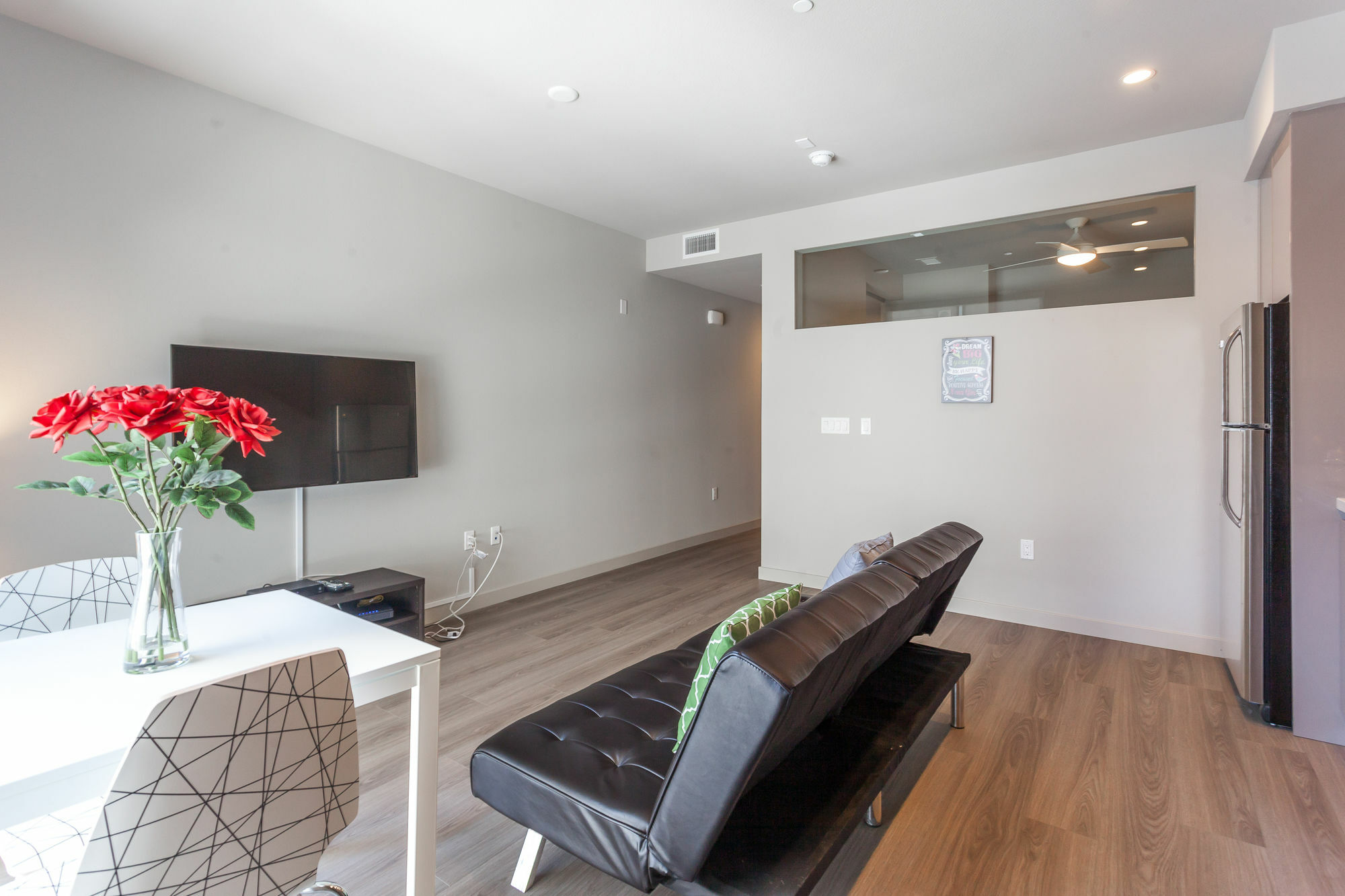Tripbz 8th And Grand Apartment Los Angeles
