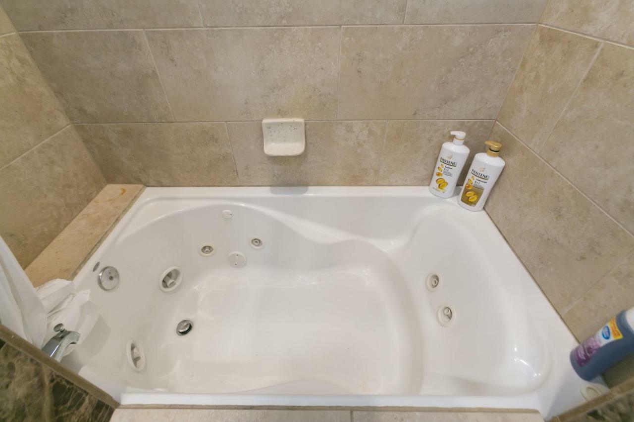 Stunning 2-bedroom Near Downtown Culver Villa
