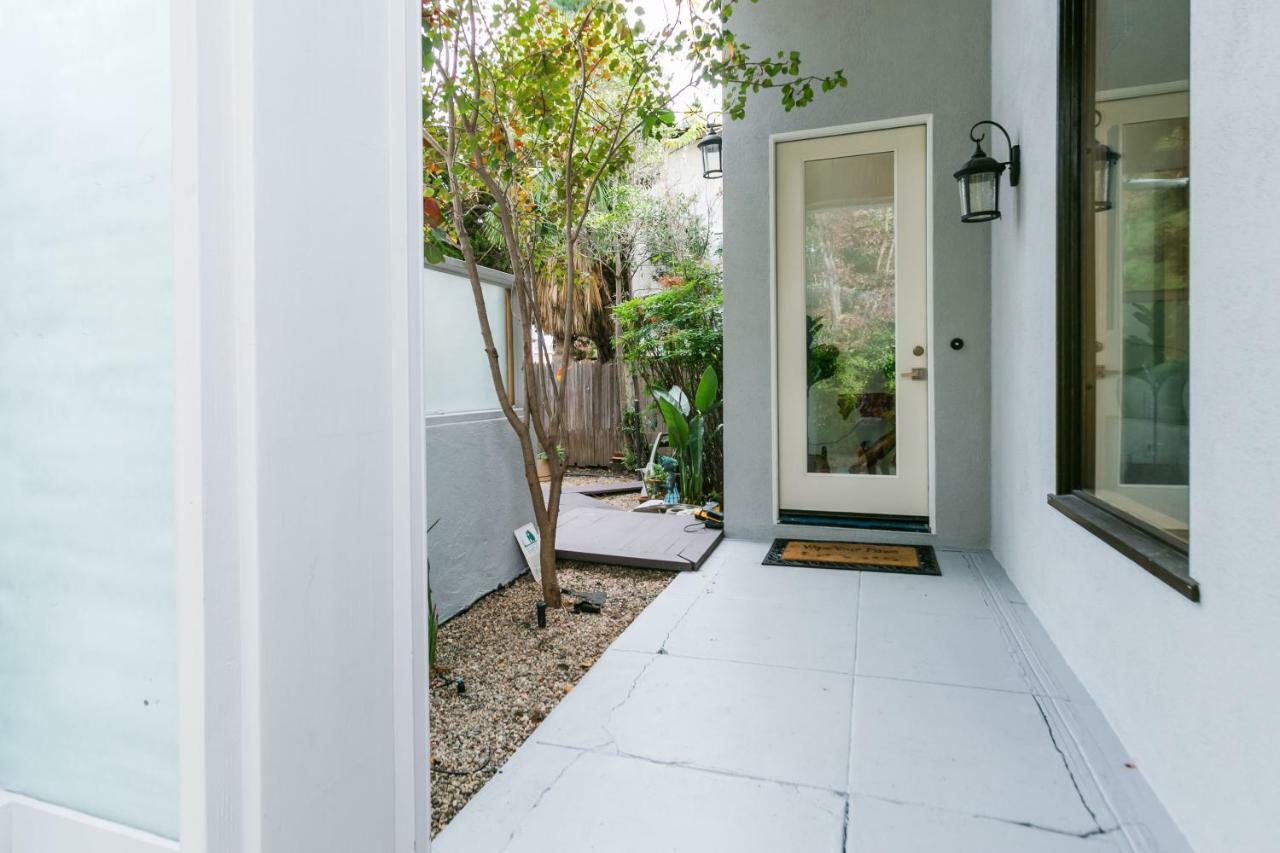 Stunning 2-bedroom Near Downtown Culver Villa *