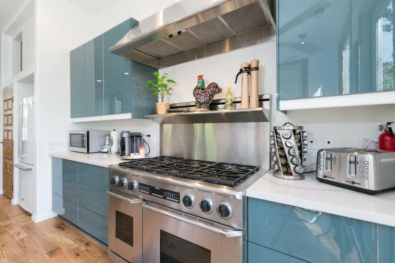Stunning 2-bedroom Near Downtown Culver Villa