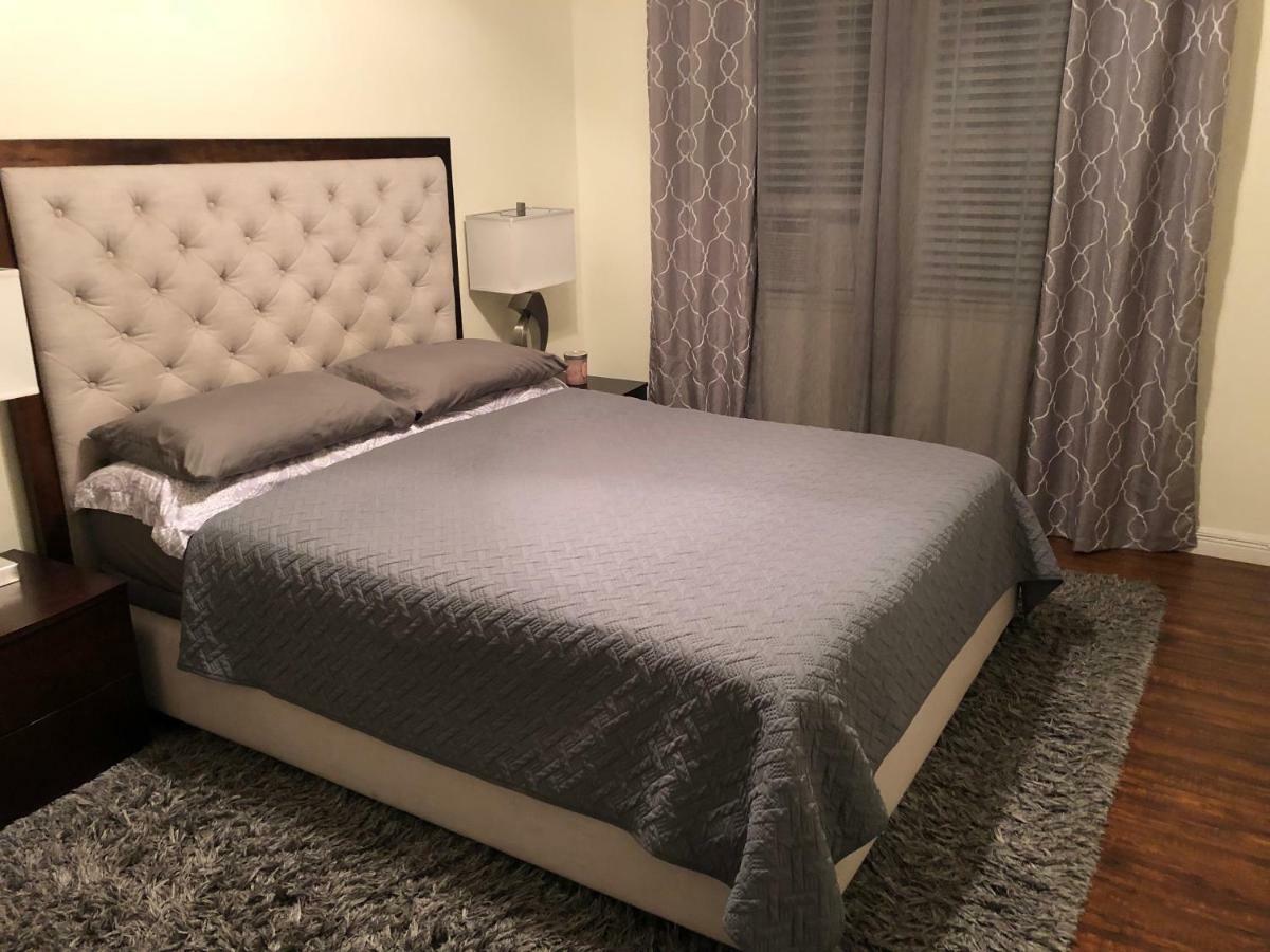 Apartment North Mansfield Ave Los Angeles