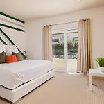 Los Angeles Luxury Suites
