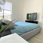 3Bd/3Ba Modern Hollywood Townhouse With Private Rooftop