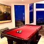 Hollywood Hills Modern Sanctuary-Jaw Dropping View