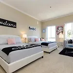 Hollywood Loft Apartments Free Parking Close To Studios Universal