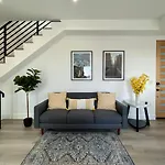 Exclusive Artist Gallery Home - Central La Location