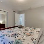 Woodland Hills Charmer