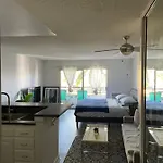 Modern Condo With Pool ,Near Hollywood,Dtla, Melrose
