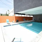Hollywood Business Suites