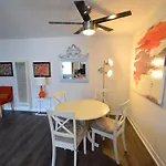 Hollywood Business Suites