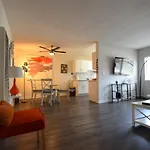 Hollywood Business Suites