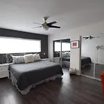Hollywood Business Suites