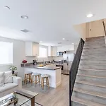 Spacious Family Home In Central Los Angeles