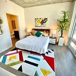 Sky Home 2B-2B High Rise Apartment, Downtown Los Angeles
