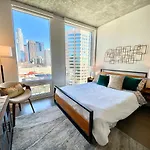 Sky Home 2B-2B High Rise Apartment, Downtown Los Angeles