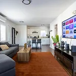 Stylish 2Bd 8 Min From Airport, 4 Min From Sofi