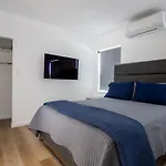 Monopoly House - Spacious 2Bd 8 Min From Airport