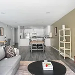 Beverly Hills 2Br W Pool Wd Nr Rodeo Drive Lax-1032