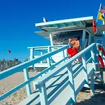 Casa Playa - Modern, Stylish, Spacious, Gated Entry, Rooftop Pool - Best Location - 4 Blks To Ocean Avenue