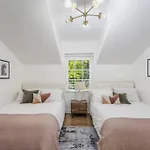 Beverly Hills Home With 2 Guest Houses And Swimming Pool