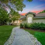 Beverly Hills Home With 2 Guest Houses And Swimming Pool