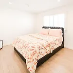 Modern One Bedroom In Koreatown Close To Downtown La With Private Parking