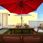 Luxury K-Town Dwelling With Private Rooftop Deck.