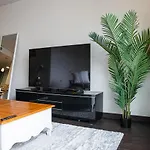 Luxury Studio Ph In Hollywood