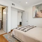 Blue Palm Hollywood Apartment