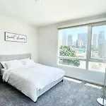 Stunning View Of Dtla Modern Retreat Free Amenity
