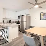 New Luxury Apartment Weho Boys Town
