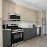 Culver City Studio W Gym Lounge Grill Nr 405 Lax-1132