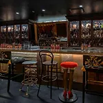 The Wayfarer Downtown La Tapestry Collection By Hilton