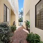 Private Room & Entrance In Marina Del Rey