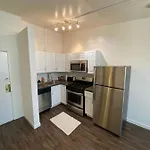 Cozy Andcomfortable Hollywood Apartment