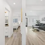 Miracle Mile Chic 1 Bedroom Bungalow Apt Parking Unit 2