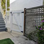 Venice Canals & Beach Guest House