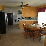 Nice Northridge 4-2-2 Pool Home Near Csun And Pierce College