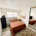 ৎ୭ Valley Village Privacy Lux ৎ୭