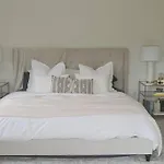 Stylish Pacific Palisades Gem