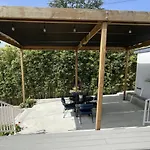 Spacious Resort Getaway @ Echo Park Ranch - Luxury Indoor/ Outdoor Home Steps From Sunset Blvd, Echo Park Lake, Dodgers Stadium