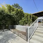 Spacious Resort Getaway @ Echo Park Ranch - Luxury Indoor/ Outdoor Home Steps From Sunset Blvd, Echo Park Lake, Dodgers Stadium