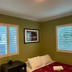 Private Room In Los Angeles With Wifi And Ac And Private Fridge!!!