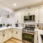 East Los Angeles Home - 7 Mi To Downtown!