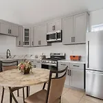 ৎ୭bright & Gorgeous Canoga Park Guesthouseৎ୭