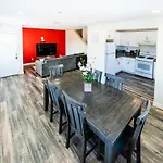 Large 2 Levles 5 Bedroom With 3 Bathroom And 2 Parking