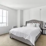 Spacious 2 Bedroom 2 Bathroom Unit Great Location
