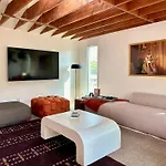 Spacious Resort Getaway @ Echo Park Ranch - Luxury Indoor/ Outdoor Home Steps From Sunset Blvd, Echo Park Lake, Dodgers Stadium
