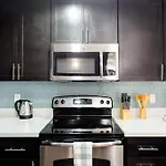 Super Quiet Apartment In Full Service Bldg Near Ucla