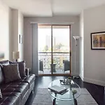 Super Quiet Apartment In Full Service Bldg Near Ucla